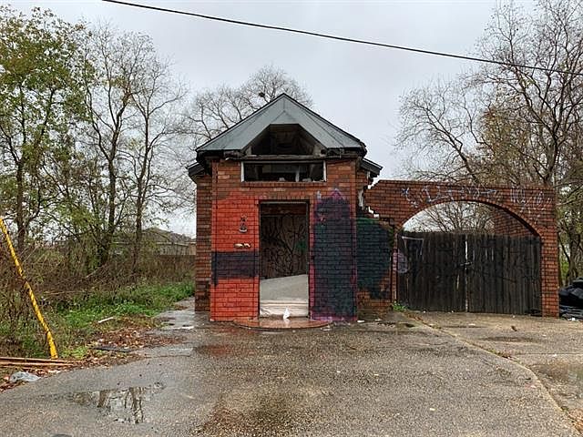 1st image of 2624 Port St