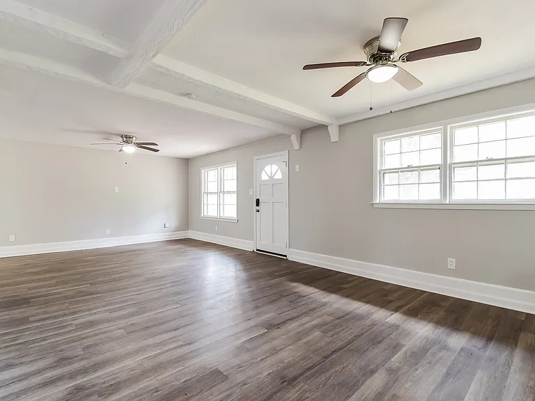 332364_021_living_room_13547567.jpg