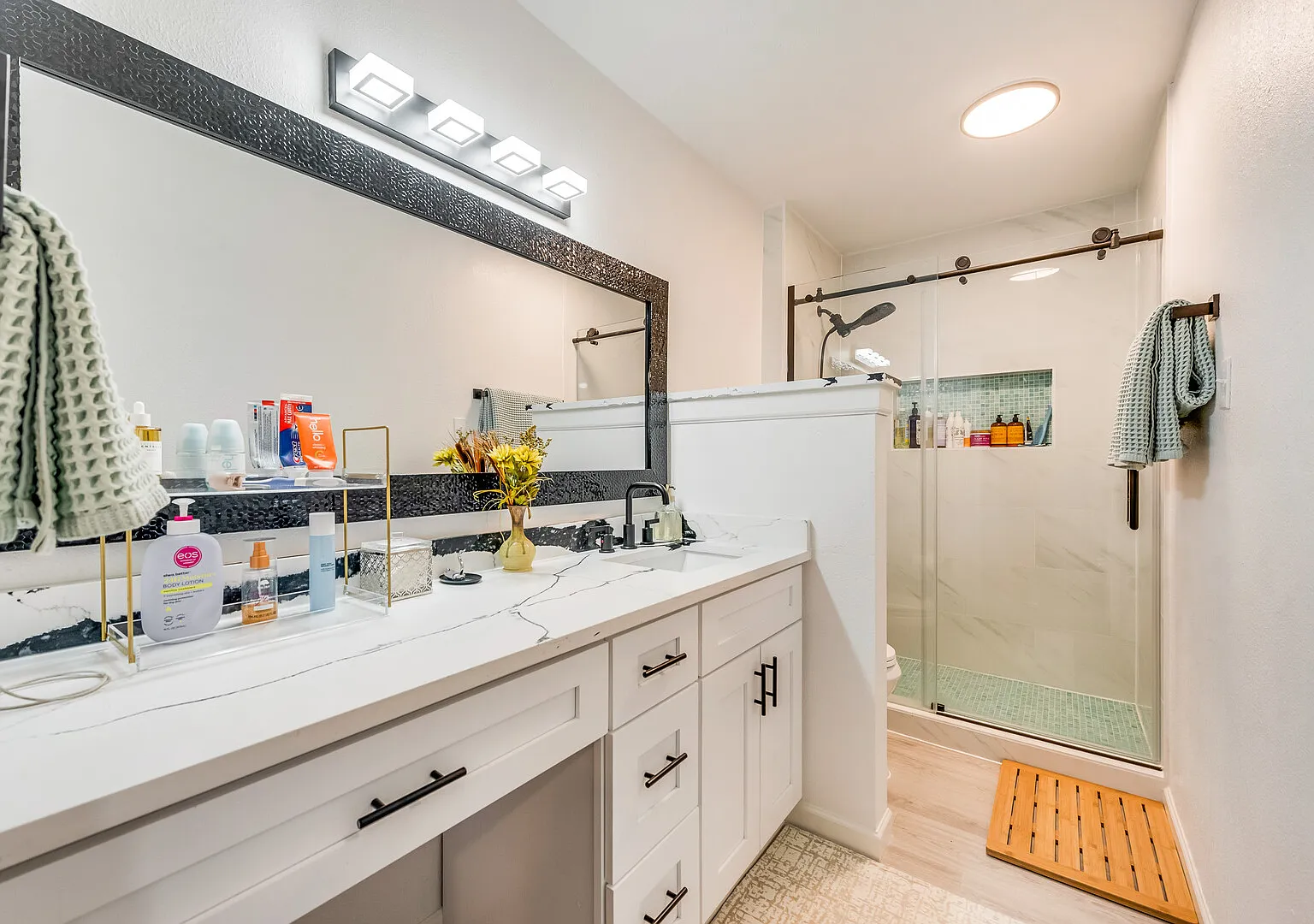 Luxury Rental Centrally Located in DFW — Photo 4