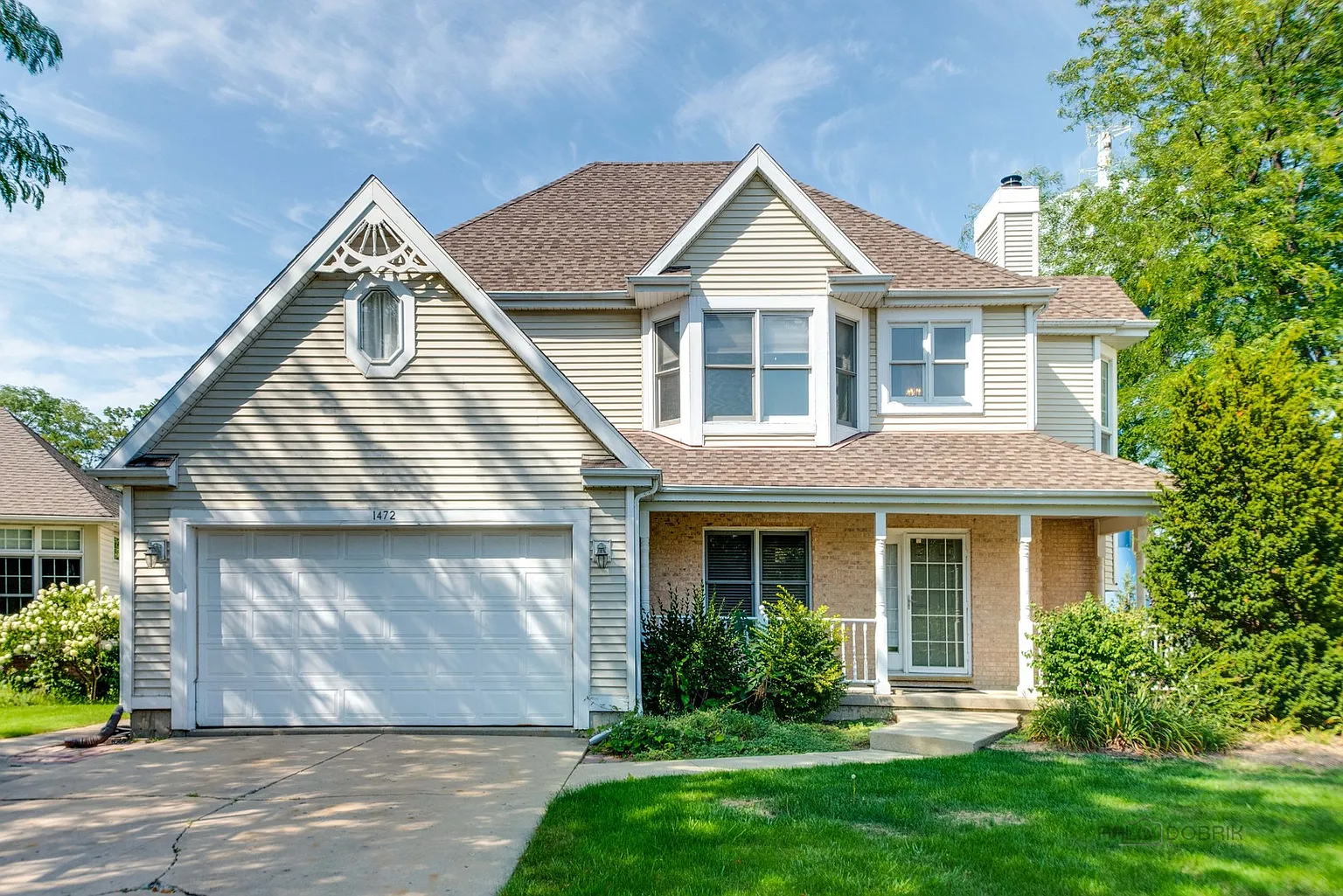 1472 Robincrest Ln photo 1