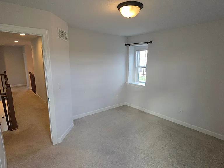 W239N3743 River Birch Ct — Photo 31