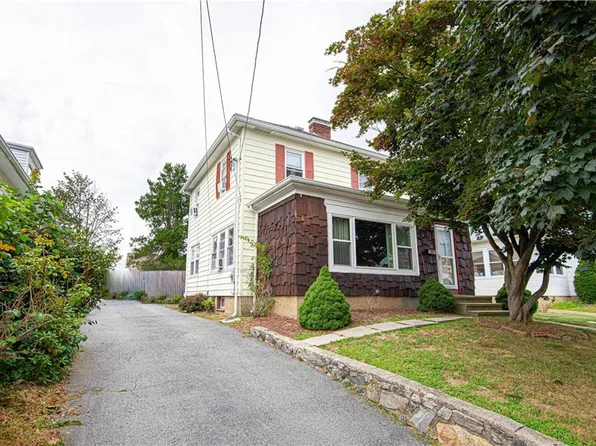 16 Riverfarm Rd, Cranston, RI 02910