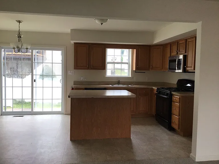 2809 Mannerchor Rd — Photo 6
