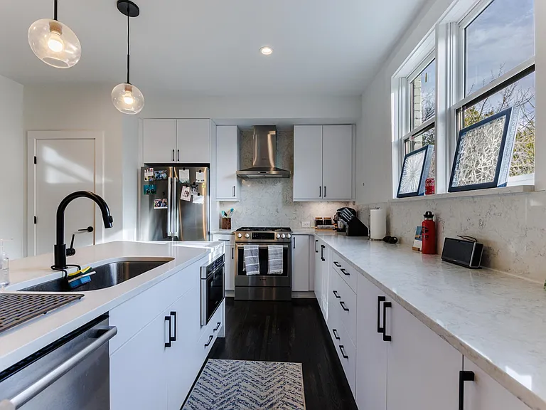 120 Peachtree Memorial Dr NW #4 — Photo 14
