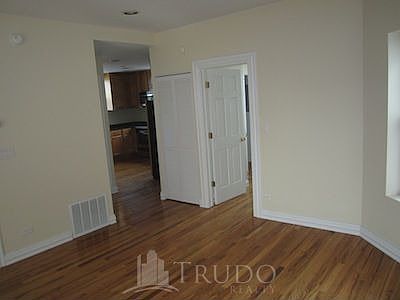 2nd image of 905 W Carmen Ave APT E2