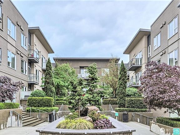 3rd image of 375 Kirkland Ave APT 221