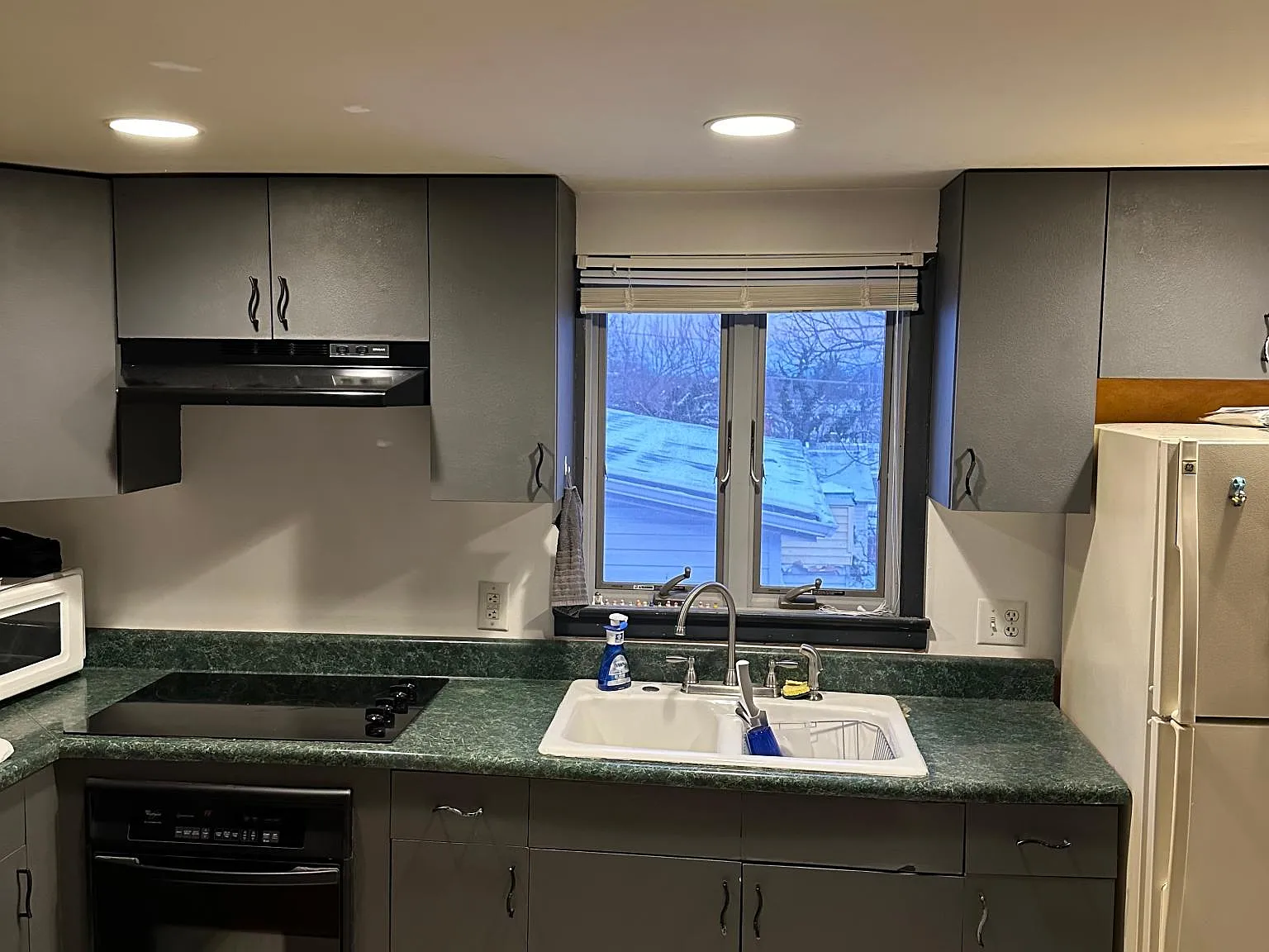 2 bed, 750 sqft, $1,225 — Photo 1
