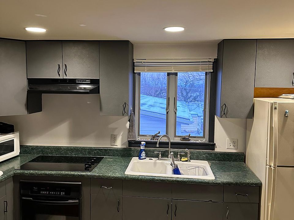 1st image of 111 1/2 E Monmouth St