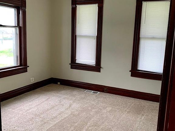 4th image of 145 Wadsworth Ave