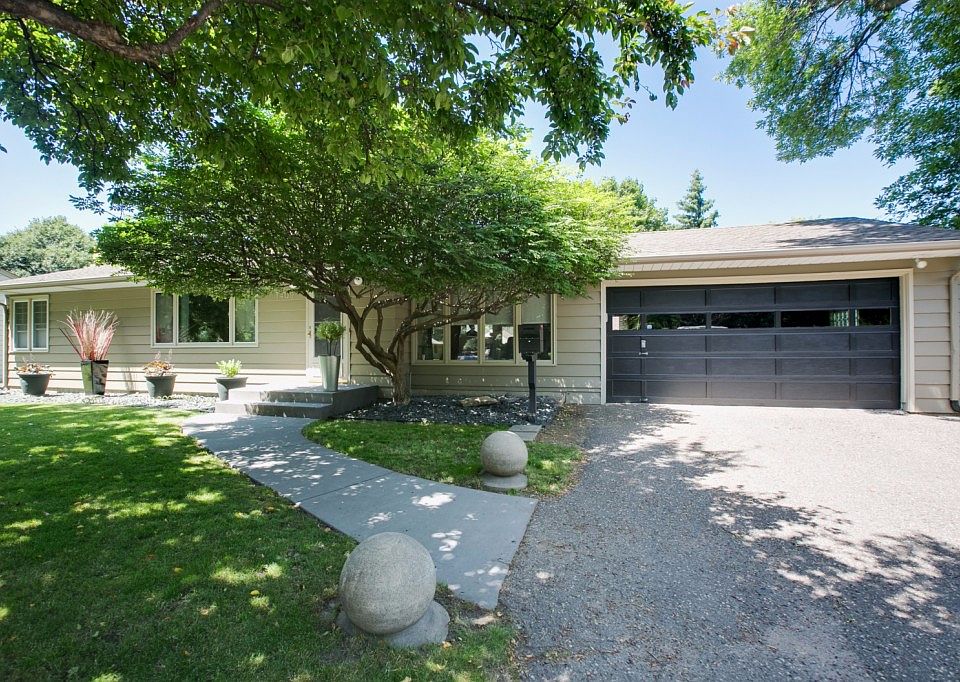 1st image of 1409 Ryan Ave W