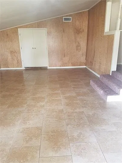 3 bed, 1116 sqft, $975 — Photo 2