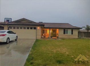 318 Mark Ave, Shafter, CA 93263