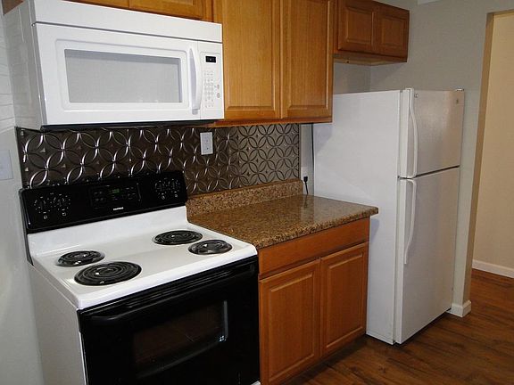 5th image of 6409 Hurstgreen Ln