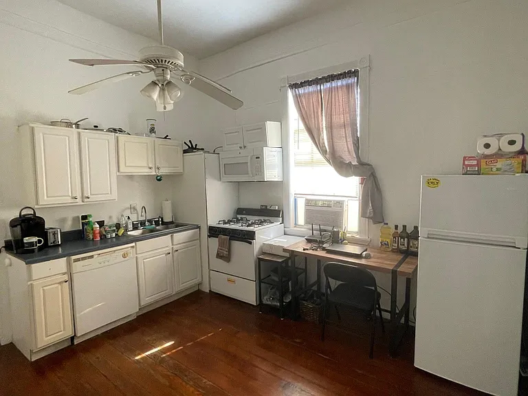 4311 Prytania St #4 — Photo 6