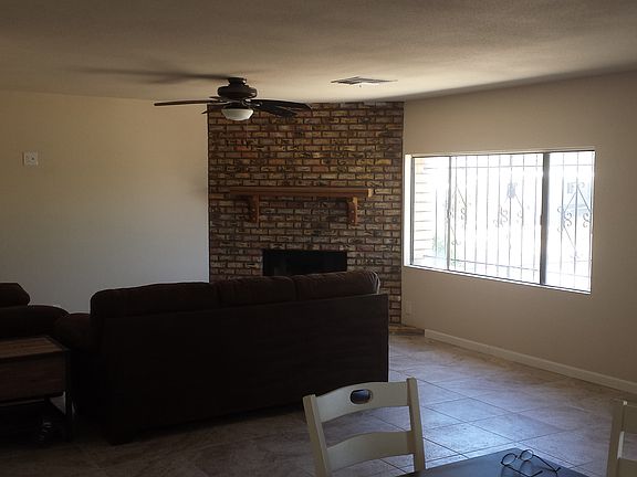 2nd image of 946 Stahlman Dr
