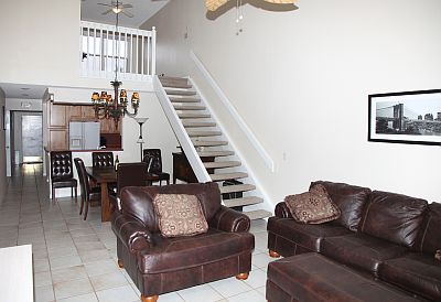 4th image of 927 NE Sandalwood Pl