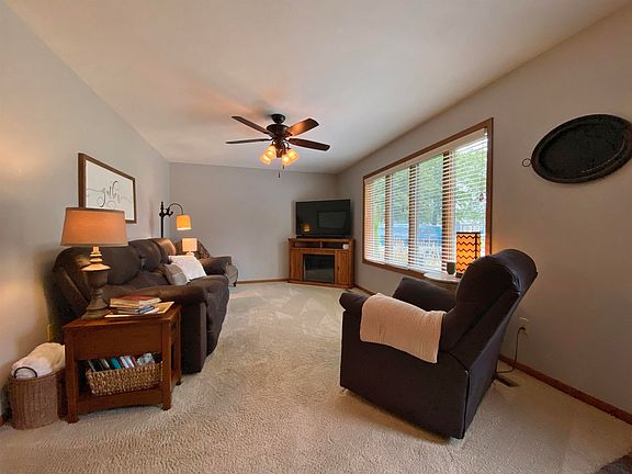 5th image of 325 1st St SE #3