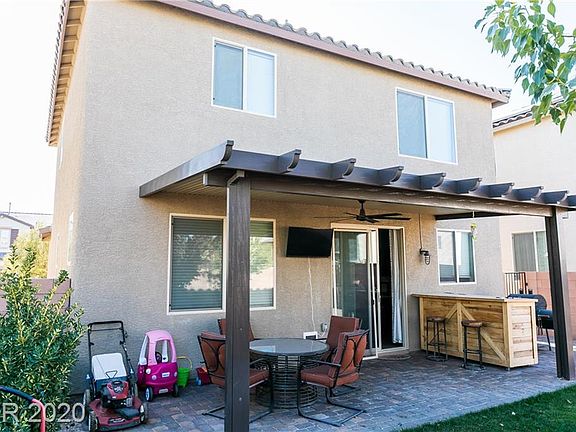 4th image of 9862 Vista Meadows Ave