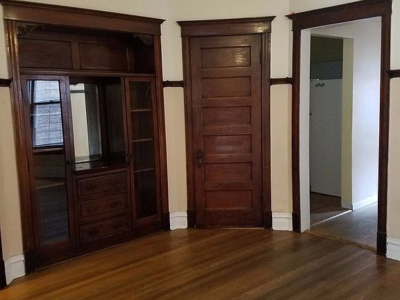 3rd image of 3335 N Sheffield Ave #1S
