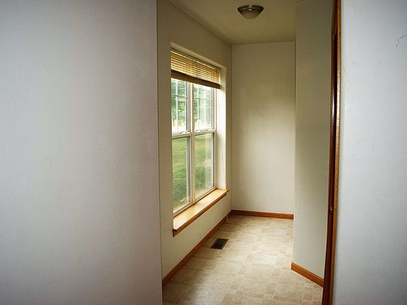 3rd image of 4421 E Court St