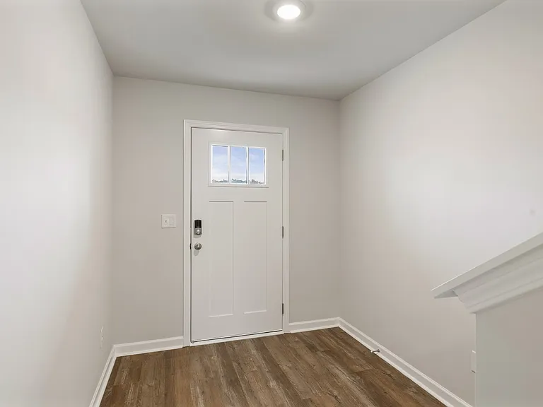 126 Mattie Ct — Photo 5