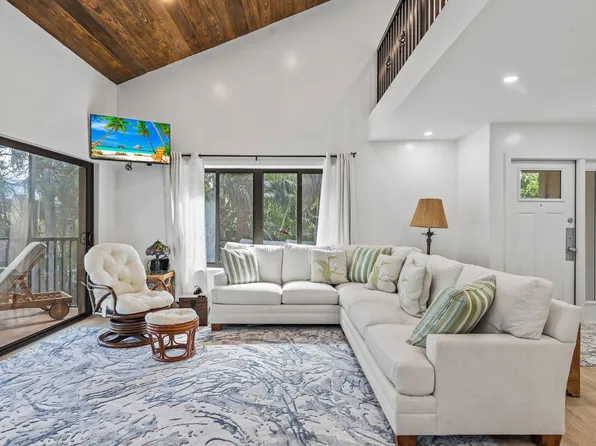 223 NE Edgewater Drive #223, Stuart, FL 34996