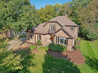 1001 Forest Trl, Sugar Grove, IL 60554