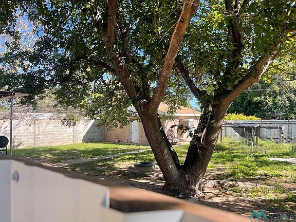 3rd image of 1730 N Gila Dr