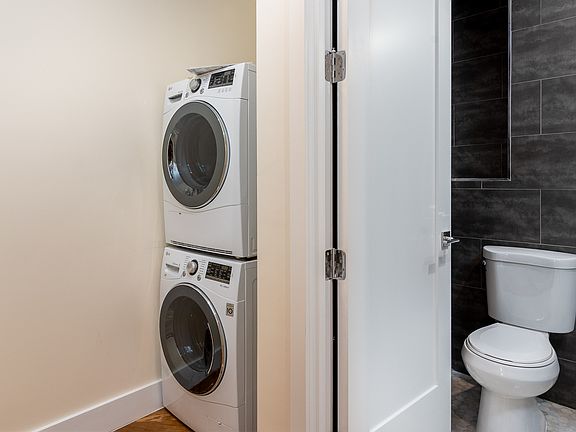 4th image of 941 Washington Ave #485