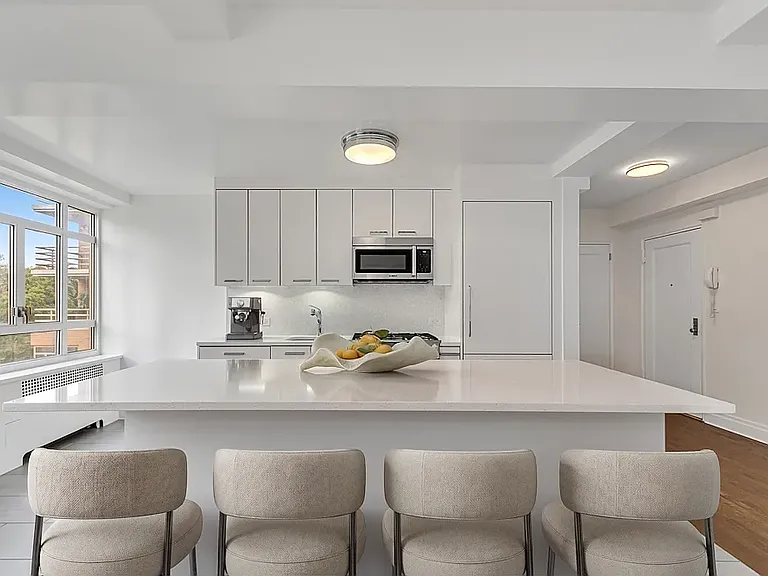 240 Central Park S #7L — Photo 4