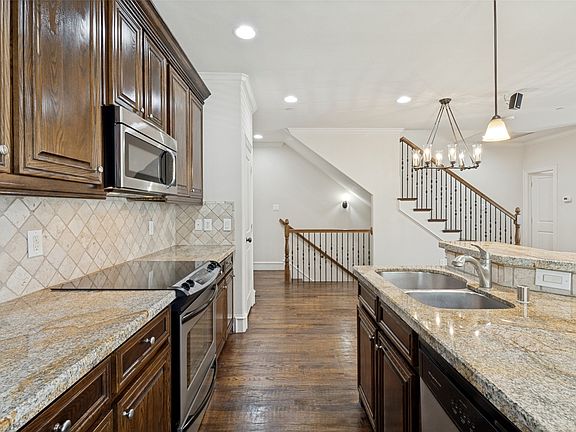 4th image of 1910 Hope St Unit 5