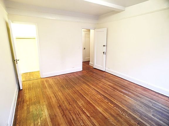 5th image of 11 Waverly Pl APT 4J