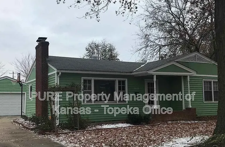 3520 SW Brendan Ave — Photo 2