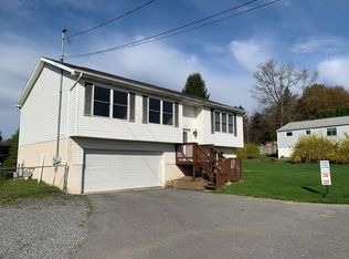 2105 Circleville Rd, State College, PA 16803