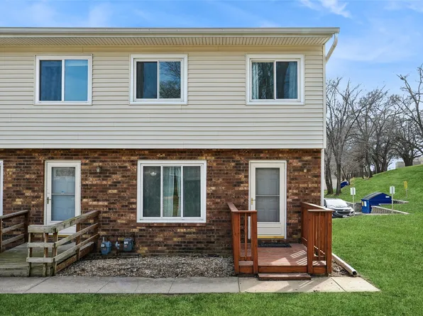 268 Holiday Cir #61, West Des Moines, IA 50265