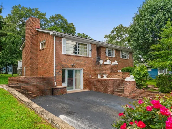 1339 Cloverdale Cir, Hixson, TN 37343