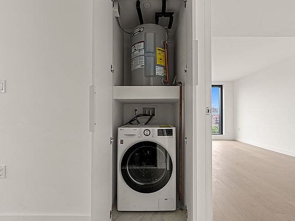 5th image of 144-49 Northern Blvd #722