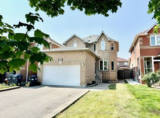 533 Leatherleaf Dr, Mississauga, ON L4Z3Y5