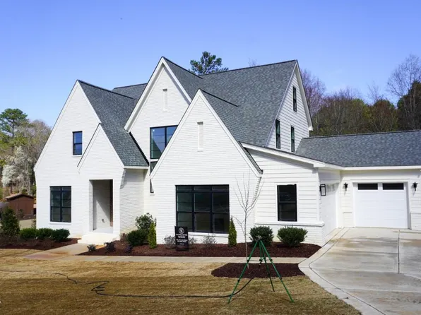 1304 Sanctuary Pond Dr, Raleigh, NC 27603