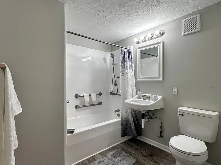 Rand Stockton Apartment Homes — Photo 111