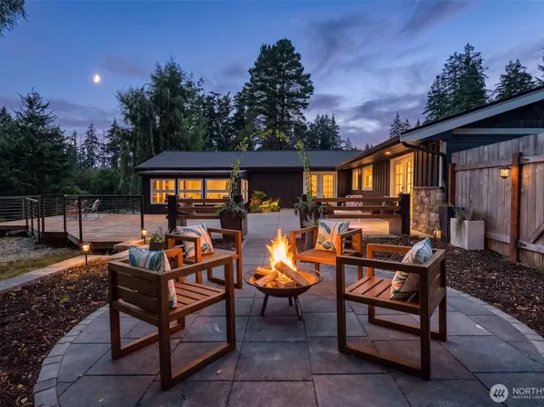8520 David Day Drive NW, Gig Harbor, WA 98332