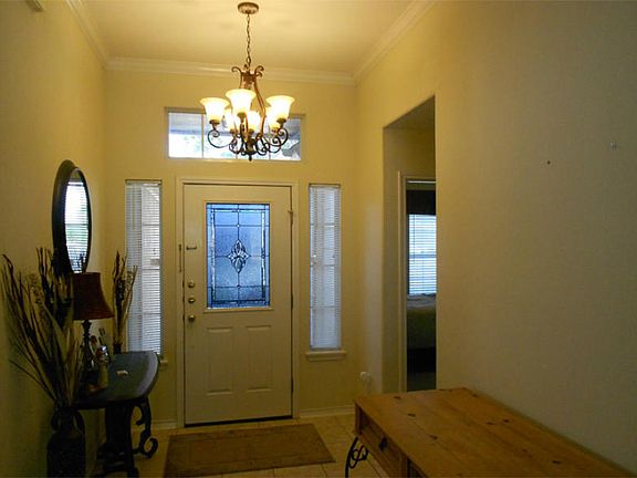 3rd image of 6013 Stetson Cir