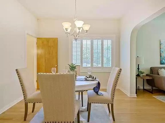 4th image of 321 E Beverly Pl