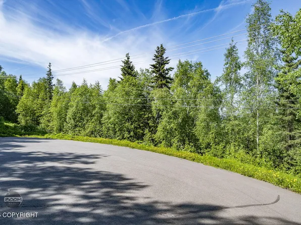 9 Stonehill Dr, Eagle River, AK 99577