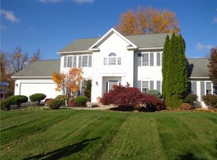 39 Carrington Dr, Rochester, NY 14626