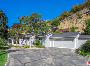 3520 Longridge Ave, Sherman Oaks, CA 91423