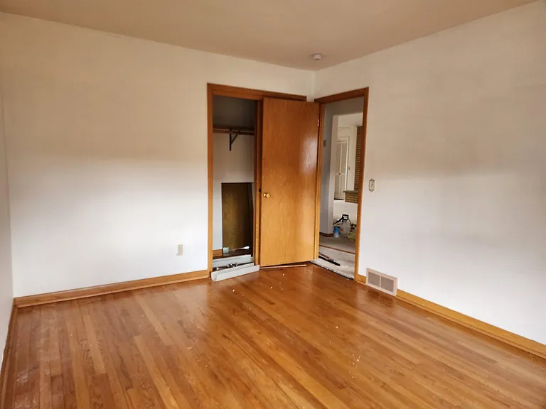 822 W Pleasant St — Photo 16
