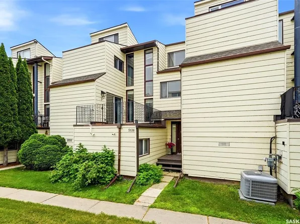 5136 10th AVENUE, Regina, SK S4T 7P5