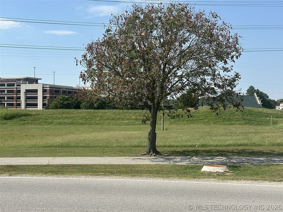 1st image of S Aquarium Dr
