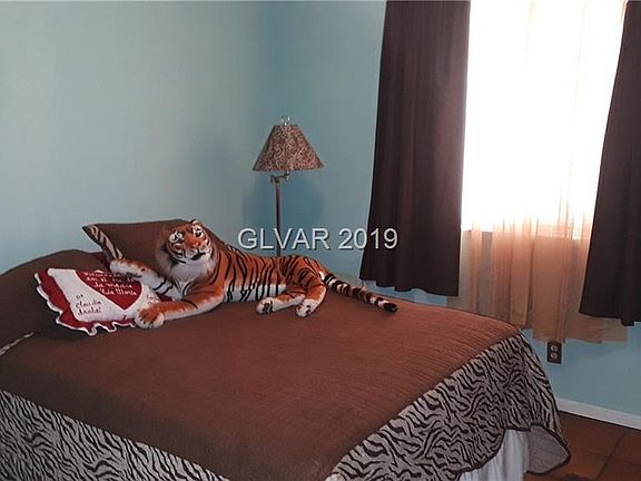 3rd image of 1474 Owyhee Ct